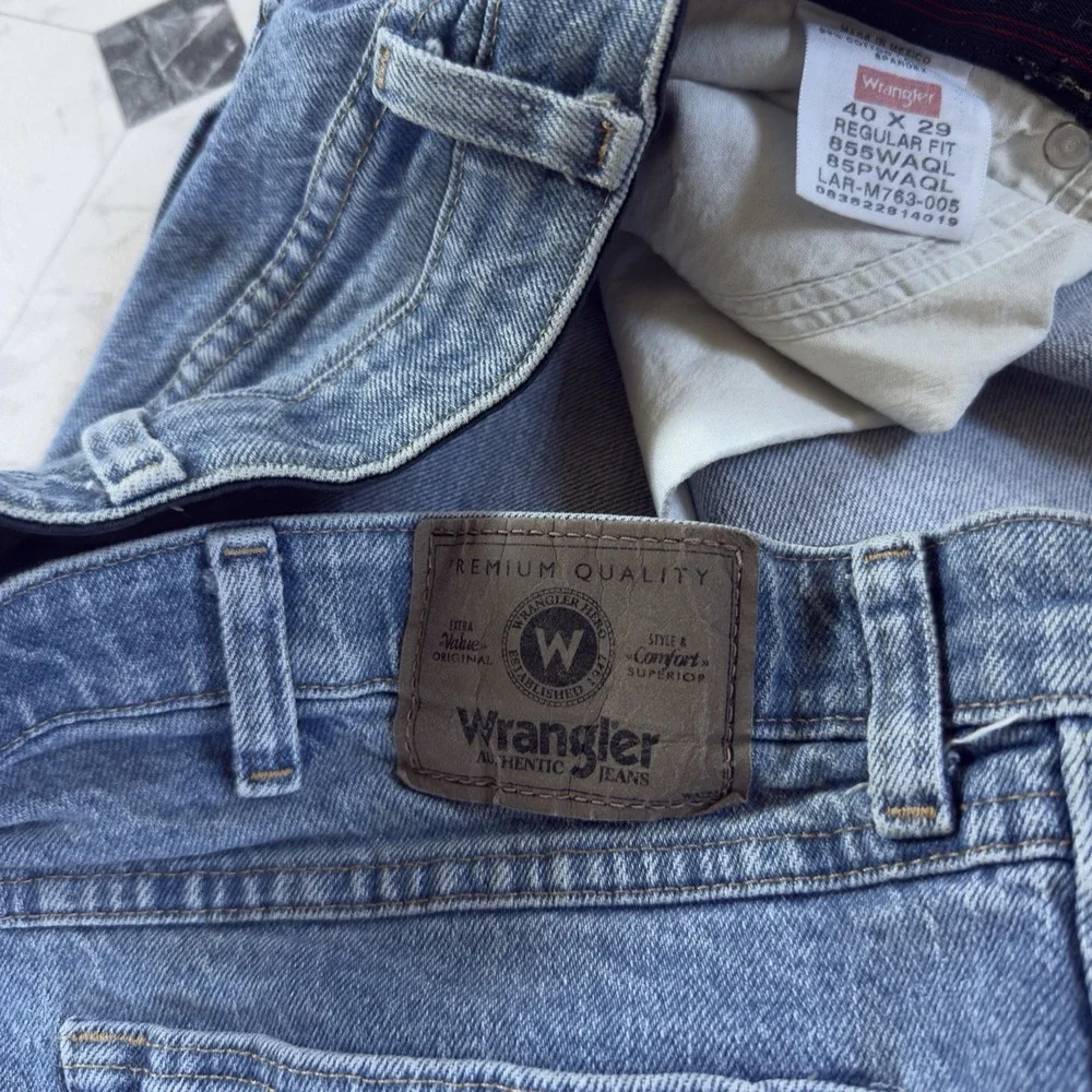 Wrangler Regular Fit Jeans Mens 40x29 Medium Wash Blue Denim Straight Leg Pants